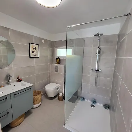 Independant Avec Terrasse A Juan Les Pins Vendégház